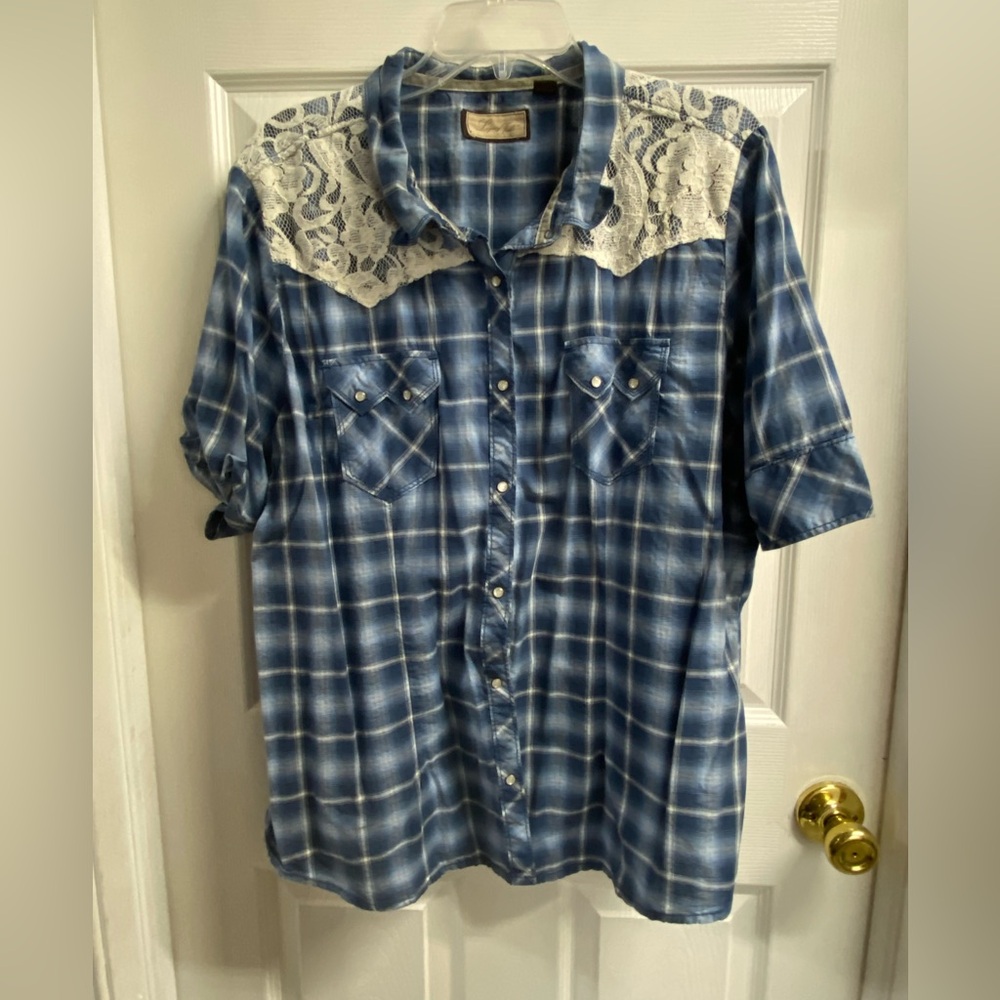 Legacy Falls button down blouse
